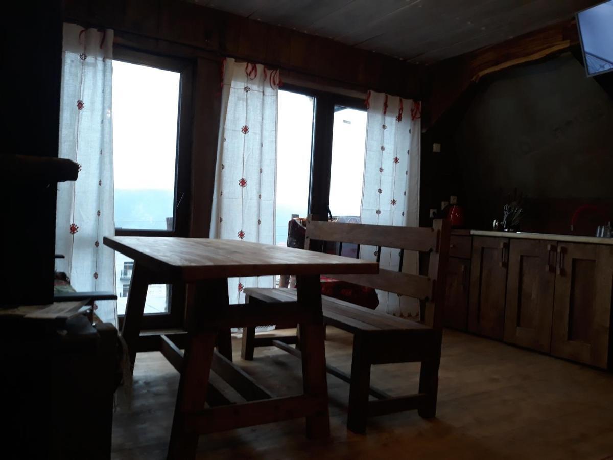 Apartmán Oak House Paljanycja Exteriér fotografie