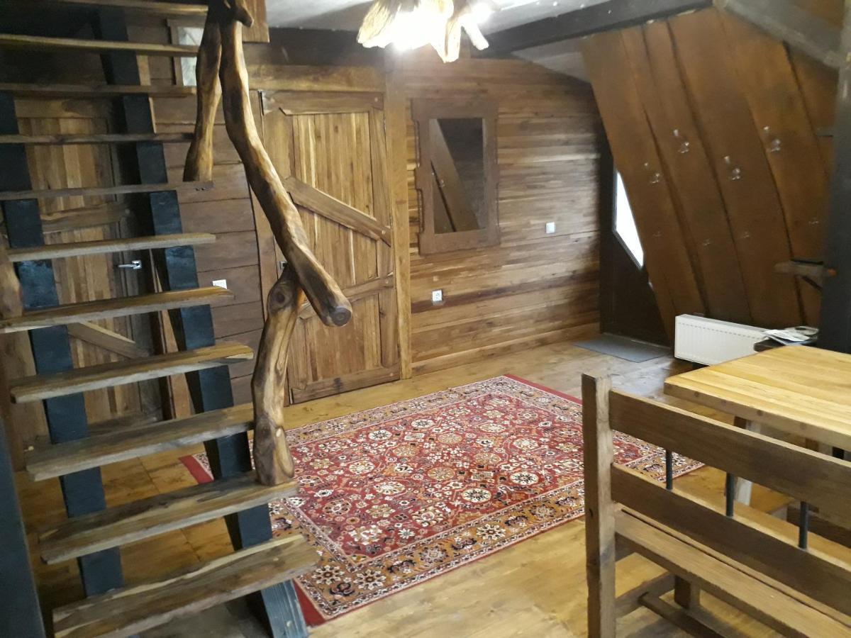 Apartmán Oak House Paljanycja Exteriér fotografie