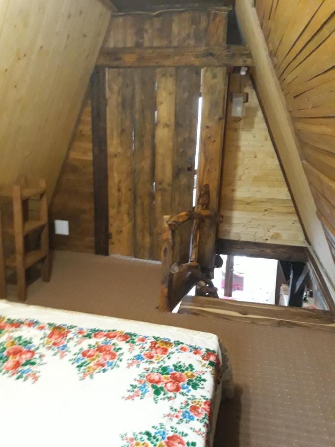 Apartmán Oak House Paljanycja Exteriér fotografie